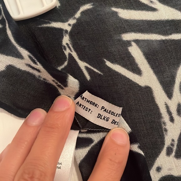 Front Row Society Scarf - Picture 4 of 4